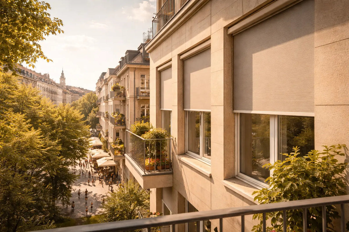 Le tende esterne degli edifici residenziali riducono il calore estivo nelle città europee.
